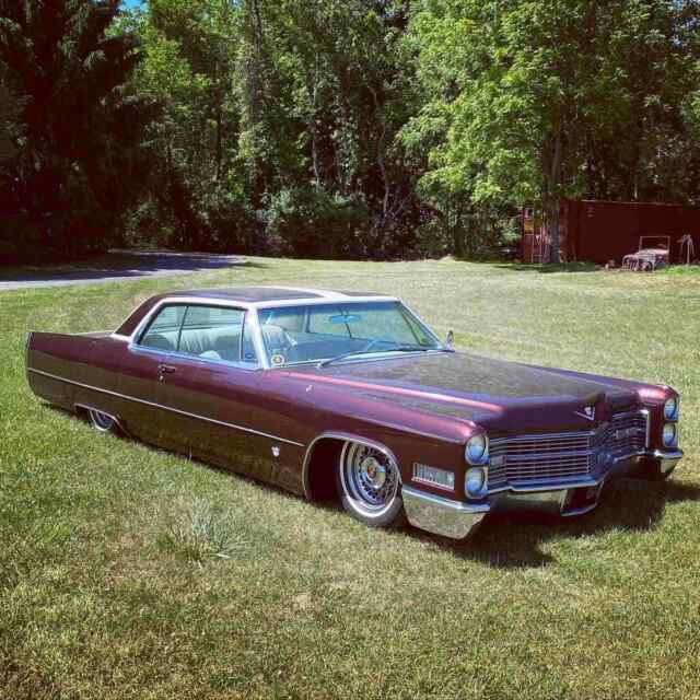 Cadillac coupe deville 1966 image number 0