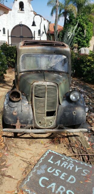 Ford Anglia 1940 image number 10