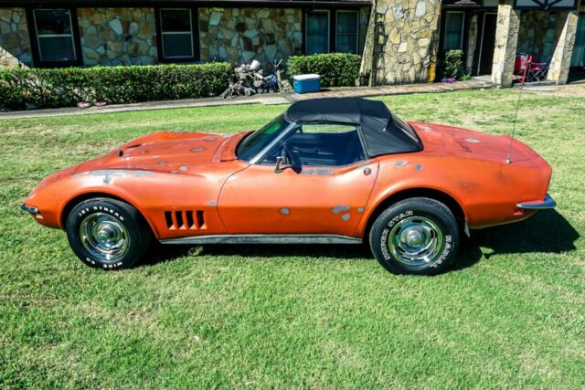 Chevrolet Corvette 1968 image number 14