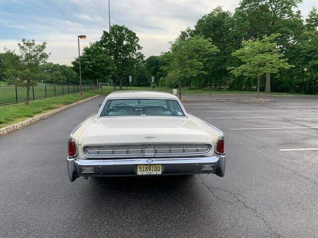 Lincoln Continental 1963 image number 14