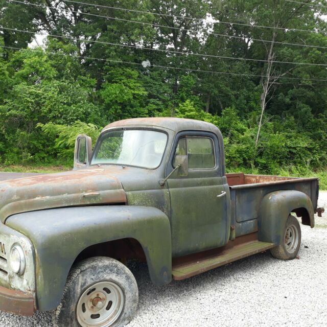 International Harvester L110 1951 image number 24