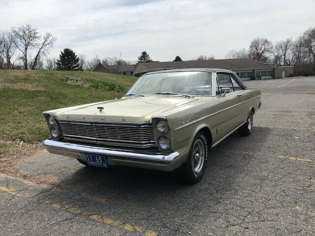 Ford Galaxie 1965 image number 0