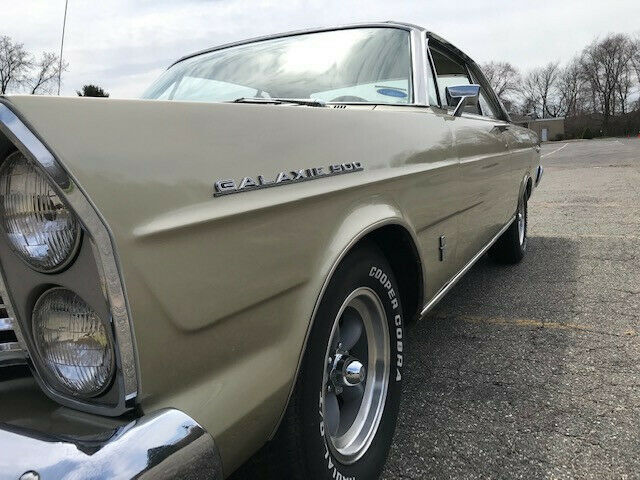 Ford Galaxie 1965 image number 29