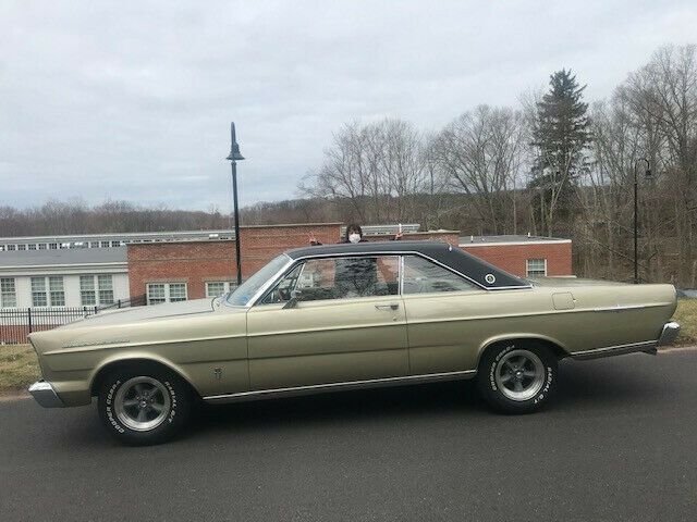 Ford Galaxie 1965 image number 37