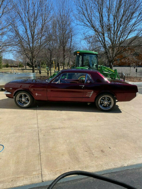 Ford Mustang 1966 image number 19