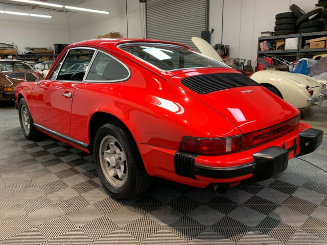 Porsche 911 1975 image number 21