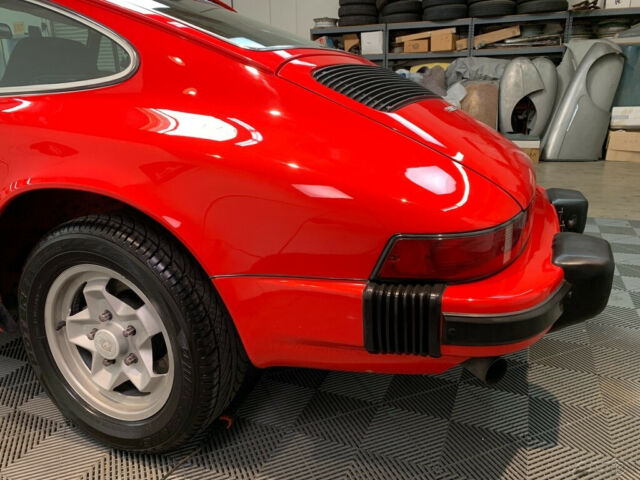 Porsche 911 1975 image number 22