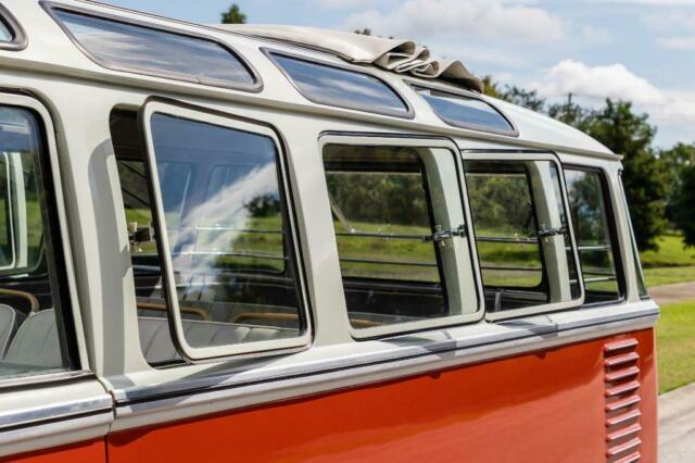 Volkswagen 23 Window Deluxe Bus 1963 image number 40