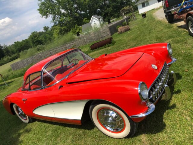 Chevrolet Corvette 1956 image number 0