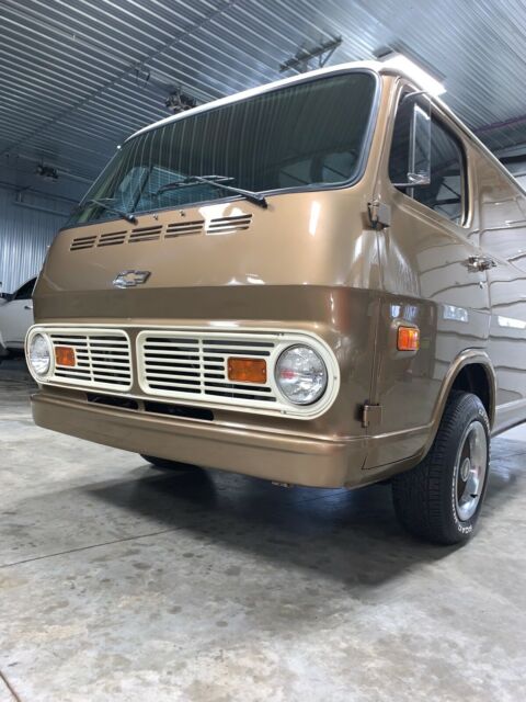 Chevrolet G20 Van 1968 image number 16