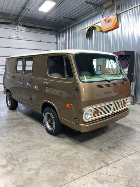 Chevrolet G20 Van 1968 image number 18