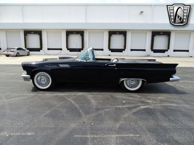 Ford Thunderbird 1957 image number 28