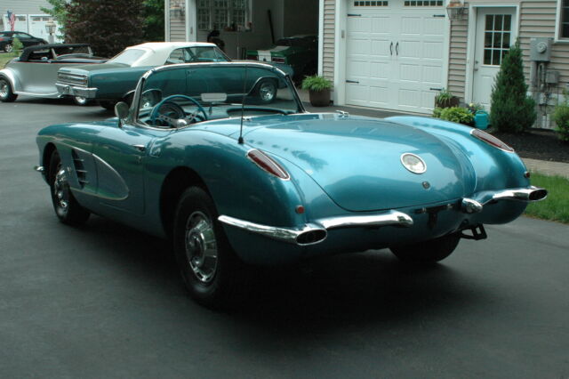 Chevrolet Corvette 1959 image number 14