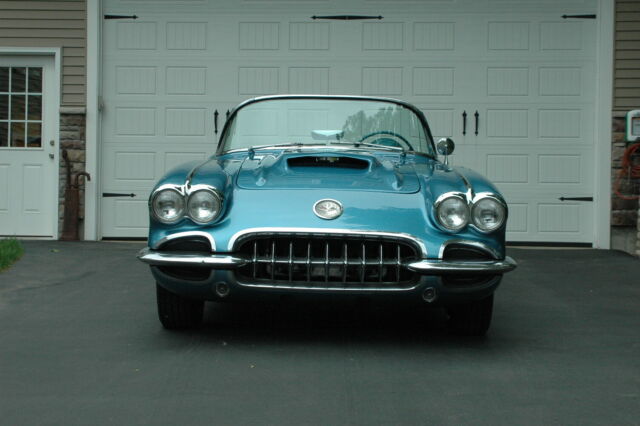 Chevrolet Corvette 1959 image number 2