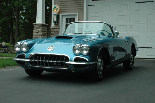 Chevrolet Corvette 1959 image number 28