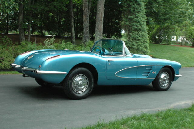 Chevrolet Corvette 1959 image number 30