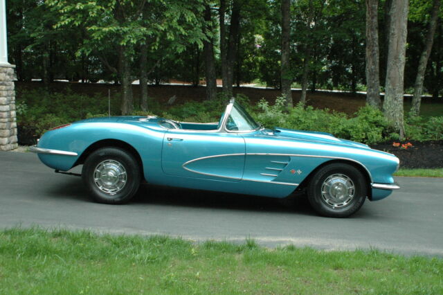 Chevrolet Corvette 1959 image number 31