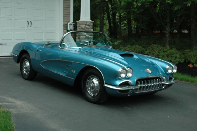 Chevrolet Corvette 1959 image number 32