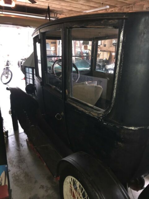 Ford Model T 1921 image number 2