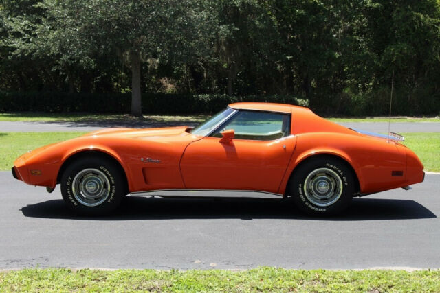 Chevrolet Corvette 1976 image number 4