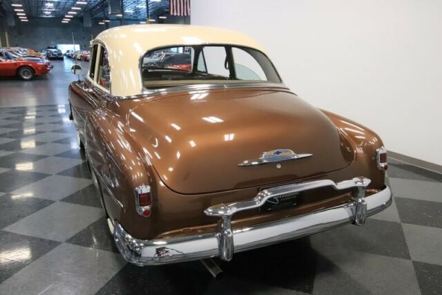 Chevrolet Styleline 1952 image number 34