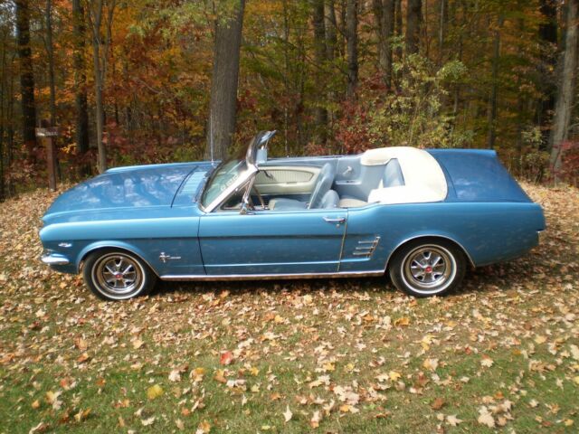 Ford Mustang 1966 image number 0