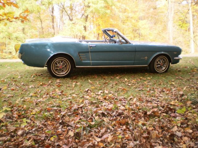 Ford Mustang 1966 image number 37