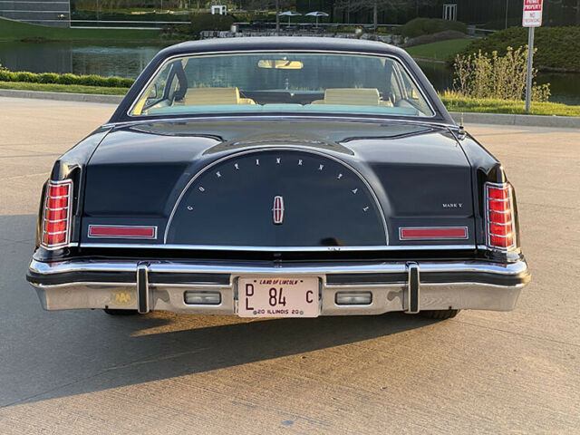 Lincoln Continental 1977 image number 29