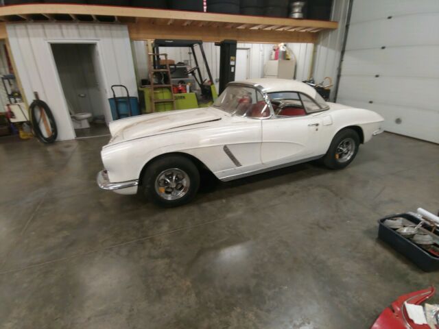 Chevrolet Corvette 1962 image number 0