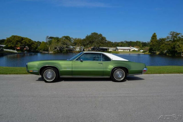 Oldsmobile Toronado 1970 image number 2