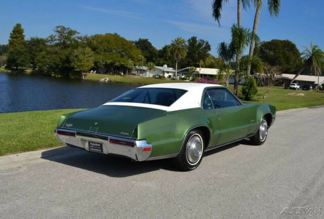 Oldsmobile Toronado 1970 image number 29