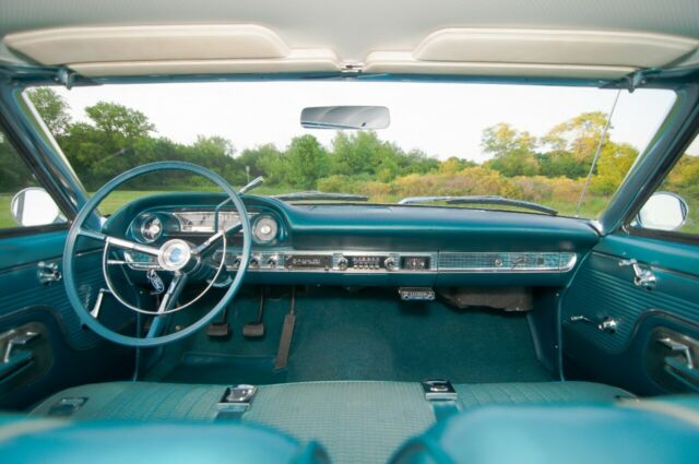 Ford Galaxie 1963 image number 16