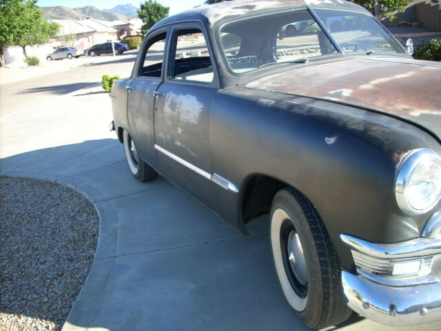 Ford Customline 1950 image number 2