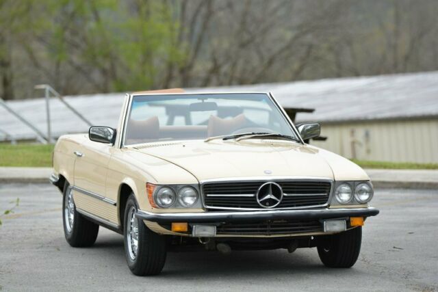 Mercedes-Benz SL-Class 1976 image number 23