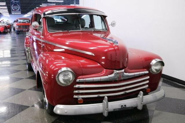 Ford Deluxe 1946 image number 18