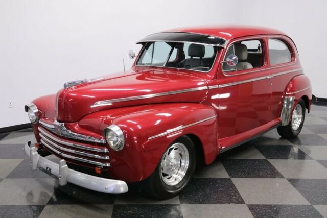 Ford Deluxe 1946 image number 21