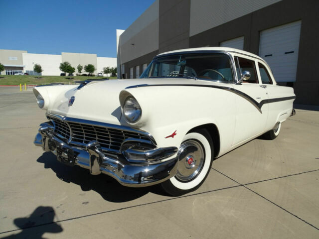 Ford Fairlane 1956 image number 21