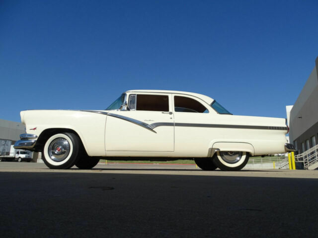 Ford Fairlane 1956 image number 23