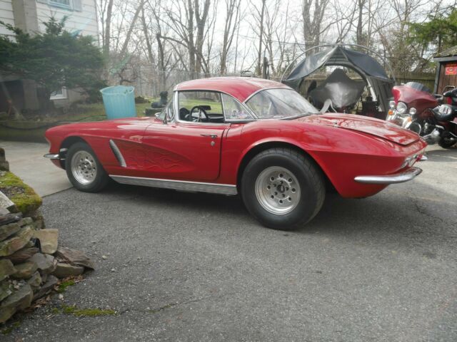 Chevrolet Corvette 1962 image number 21