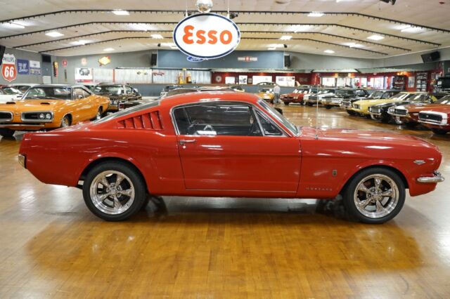 Ford Mustang 1965 image number 18