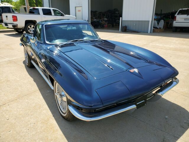 Chevrolet Corvette 1964 image number 28