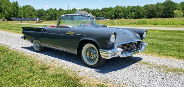 Ford Thunderbird 1957 image number 28