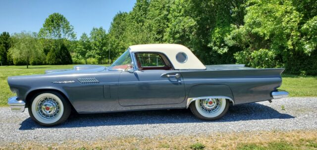 Ford Thunderbird 1957 image number 31