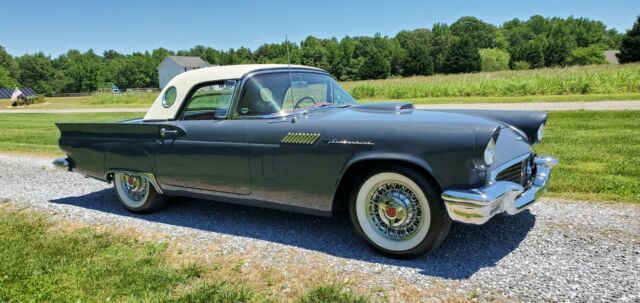 Ford Thunderbird 1957 image number 33