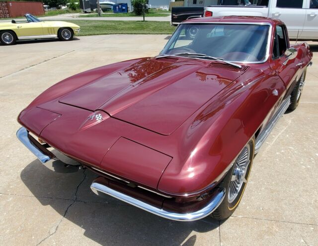 Chevrolet Corvette 1965 image number 0