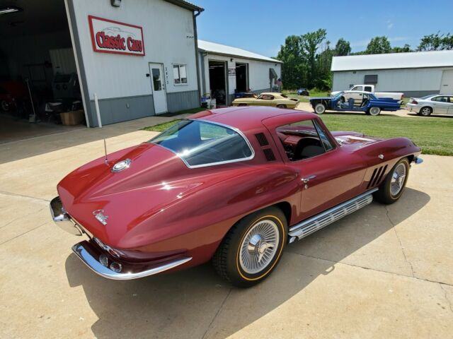 Chevrolet Corvette 1965 image number 28