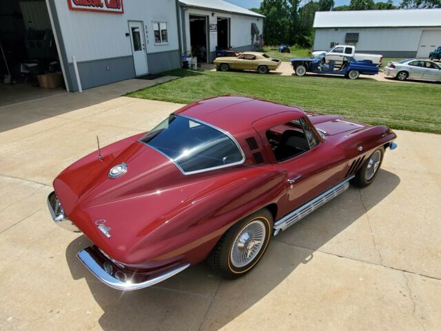 Chevrolet Corvette 1965 image number 29