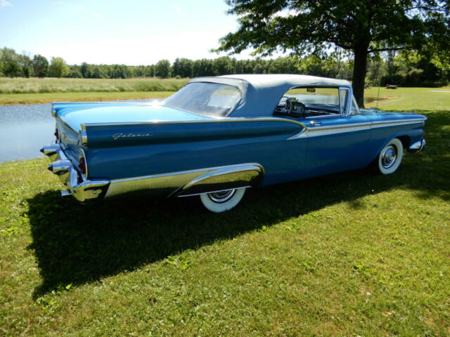 Ford Fairlane 1959 image number 15