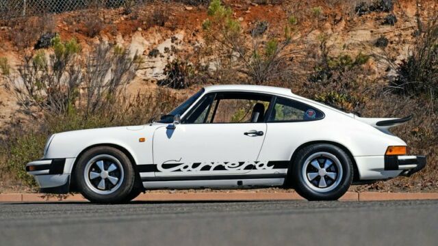 Porsche 911 1975 image number 24