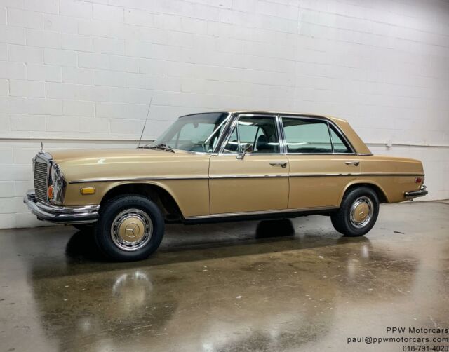 Mercedes-Benz 300-Series 1970 image number 1